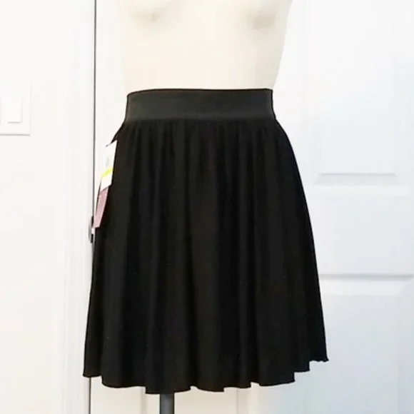 Fleurish Clothing Flowing Mini Skirt - Picture 5 of 6